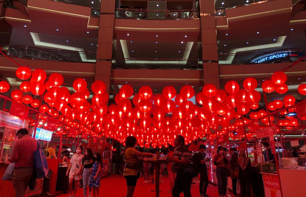 Semarak Dekorasi Imlek di Pusat Perbelanjaan