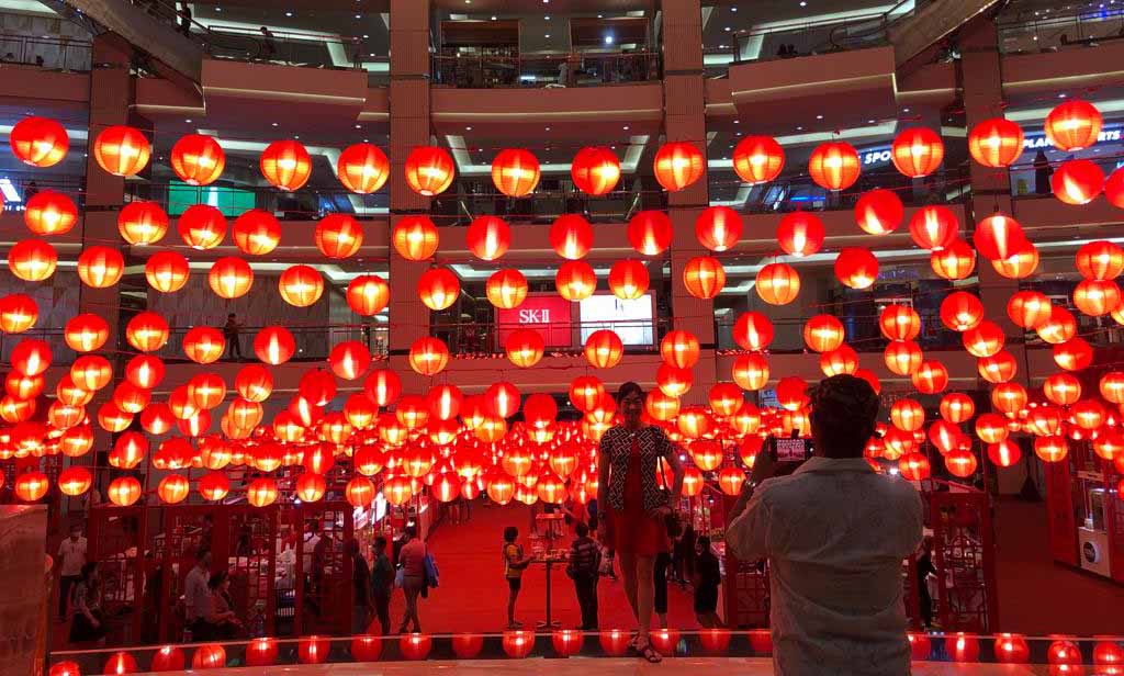 Semarak Dekorasi Imlek di Pusat Perbelanjaan