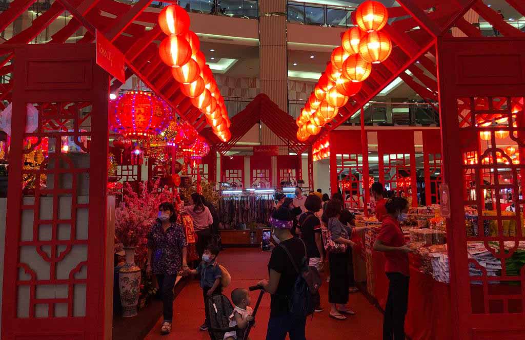 Semarak Dekorasi Imlek di Pusat Perbelanjaan