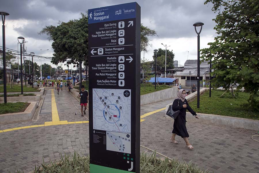 Revitalisasi Plaza Stasiun Terpadu Manggarai Jakarta 