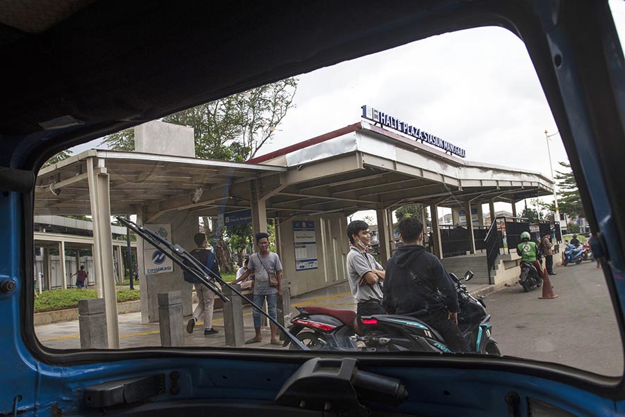 Revitalisasi Plaza Stasiun Terpadu Manggarai Jakarta 