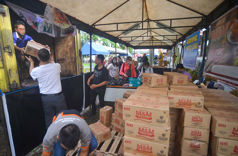 Operasi Pasar Minyak Goreng Murah di Pauh Padang 