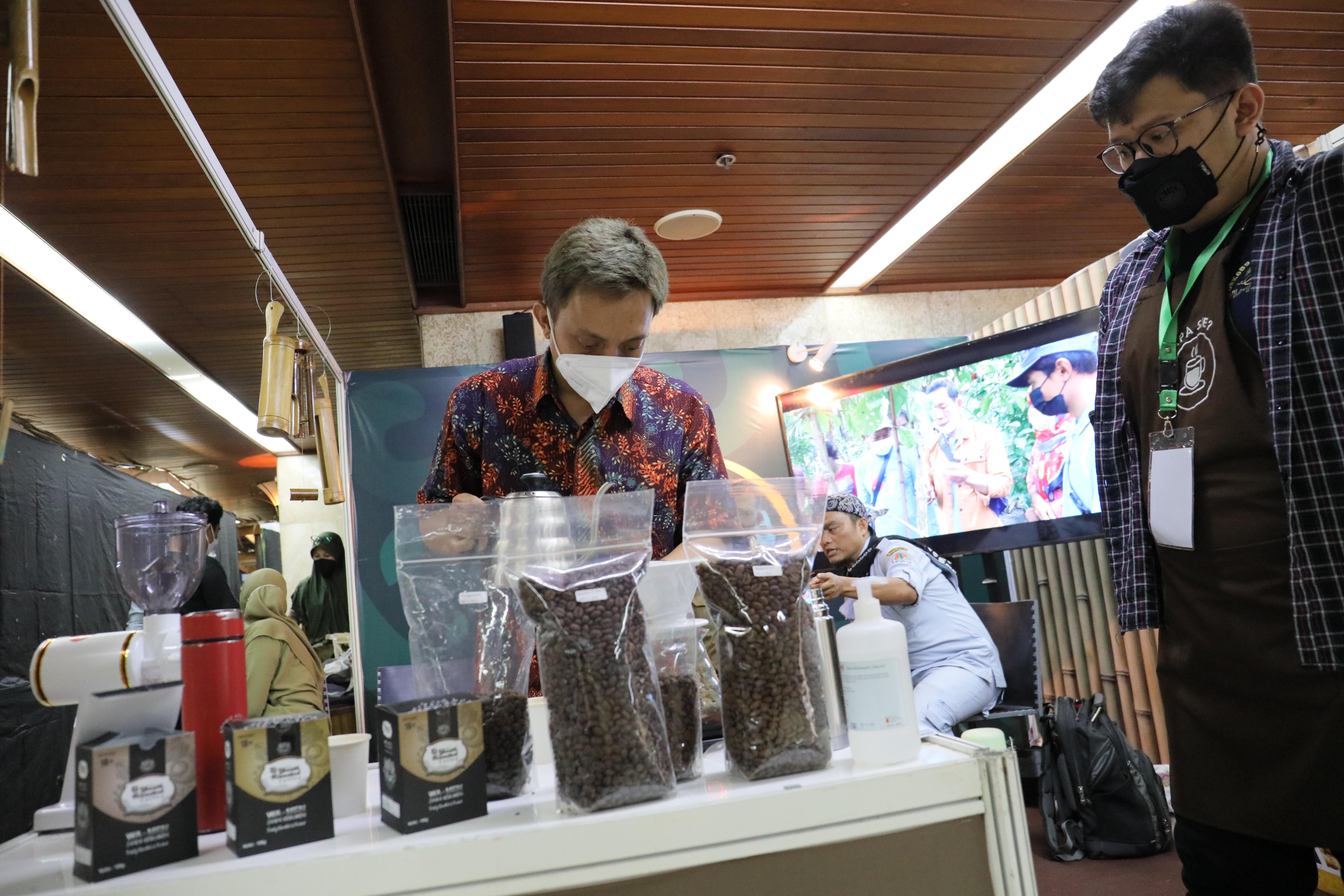 Kopi Argoforestry dari Pengelolaan Sumber Daya Hutan 