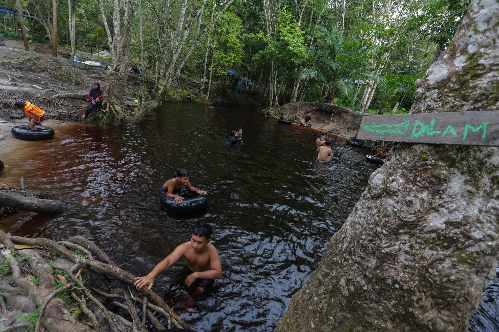 Objek Wisata Air Hitam Sei Gohong Bukit Batu Palangkaraya
