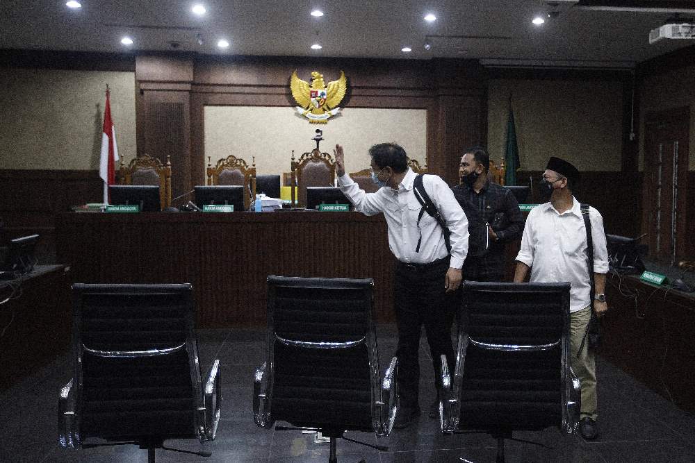 Azis Syamsuddin Dituntut Empat Tahun Dua Bulan Penjara