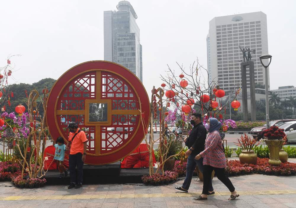 Ornamen Imlek di Bundaran HI 