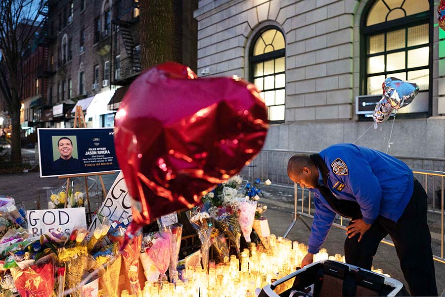 Doa untuk Jason Rivera yang Tewas Ditembak saat Merespons Panggilan Darurat 