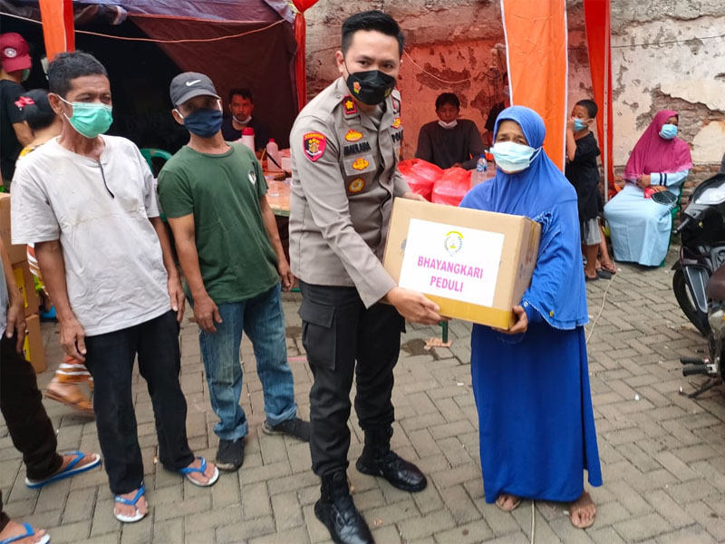 Kapolsek Sawah Besar Kompol Maulana Mukarom Tinjau Lokasi Kebakaran
