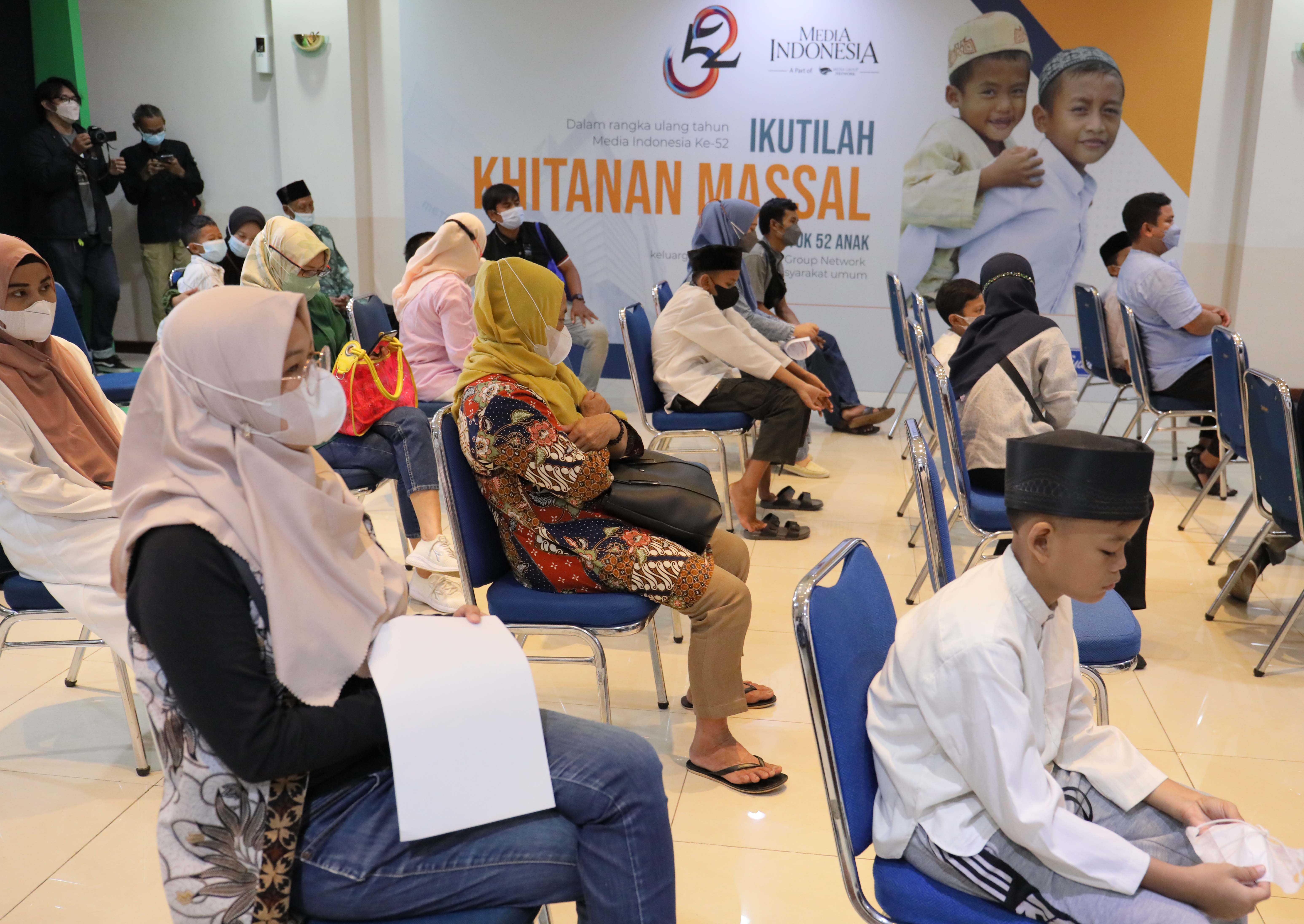 52 Anak Mengikuti Khitanan Massal Peringatan HUT MI Ke-52