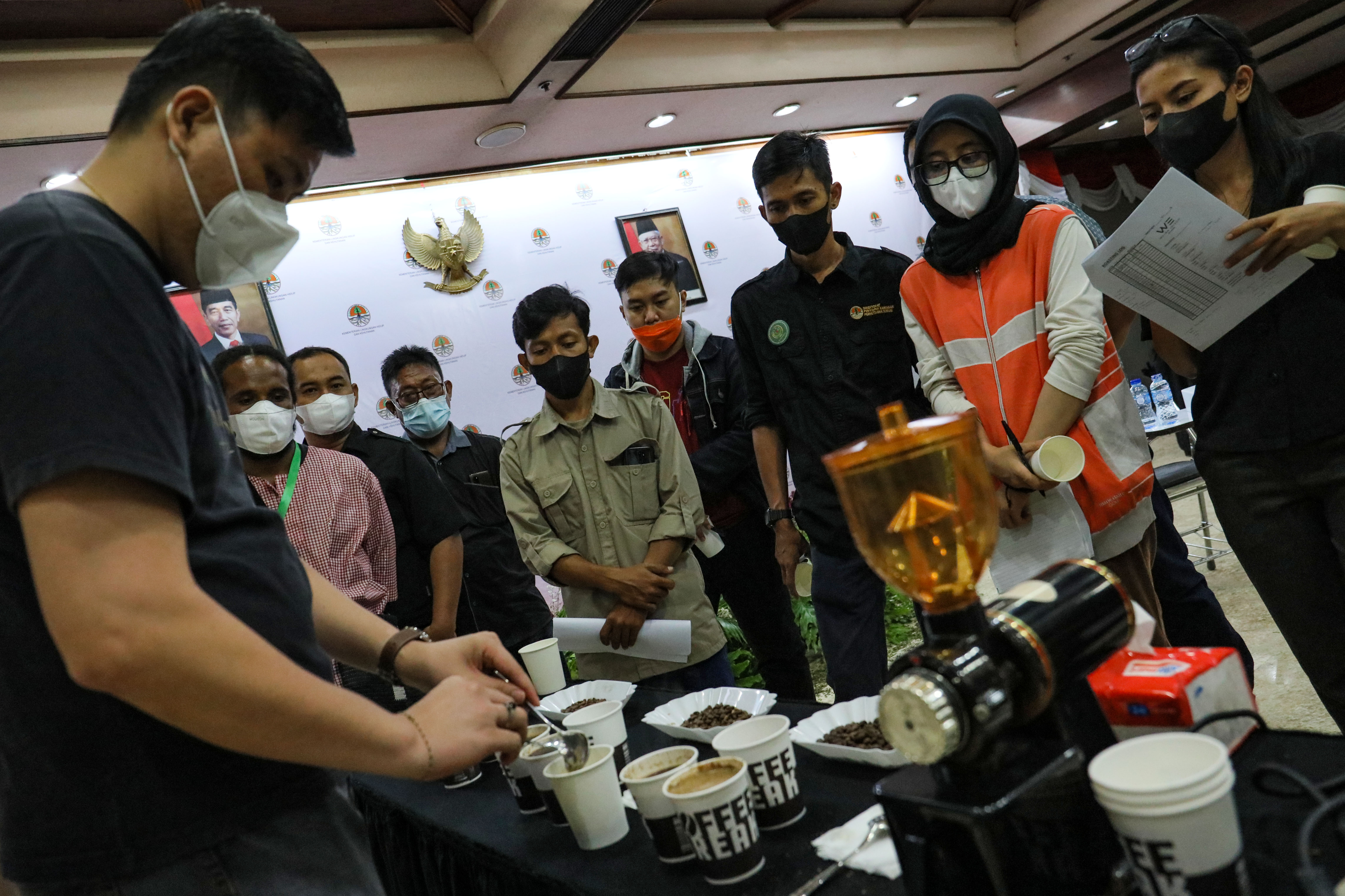 Pelatihan Barista dalam Rangkaian Festival PeSoNa Kopi Argoforestry 2022