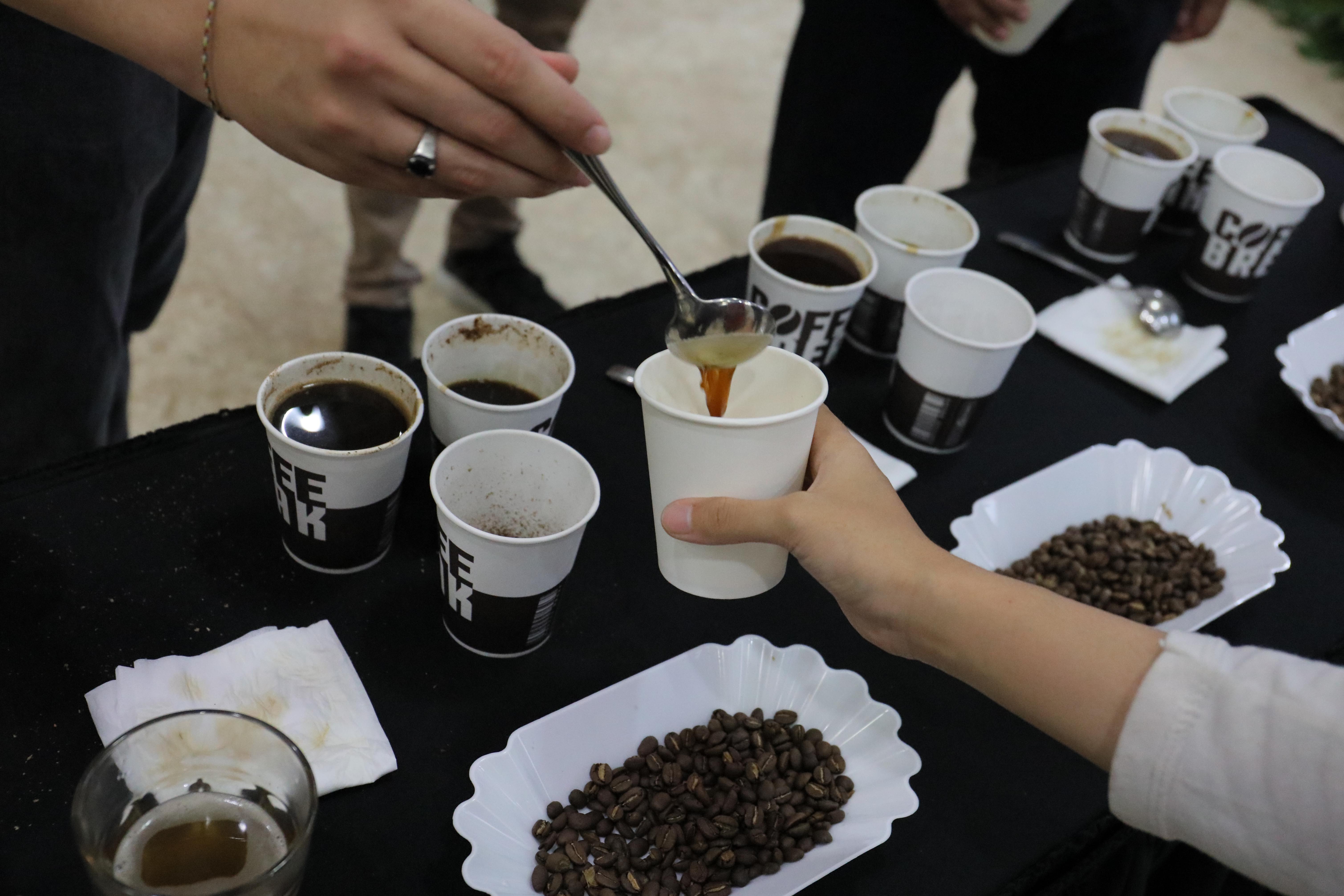 Pelatihan Barista dalam Rangkaian Festival PeSoNa Kopi Argoforestry 2022