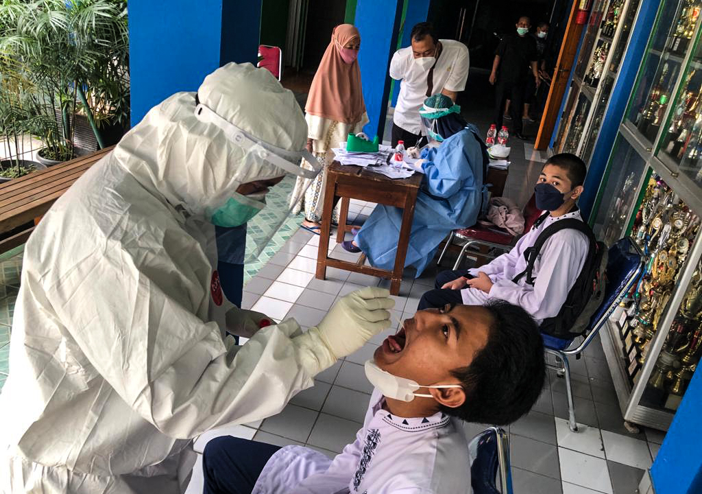 Tes PCR Cegah Penyebaran Covid-19 di Lingkungan Sekolah