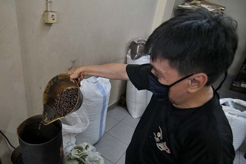 Toko Kopi Sari Murni Bertahan Lebih dari Setengah Abad