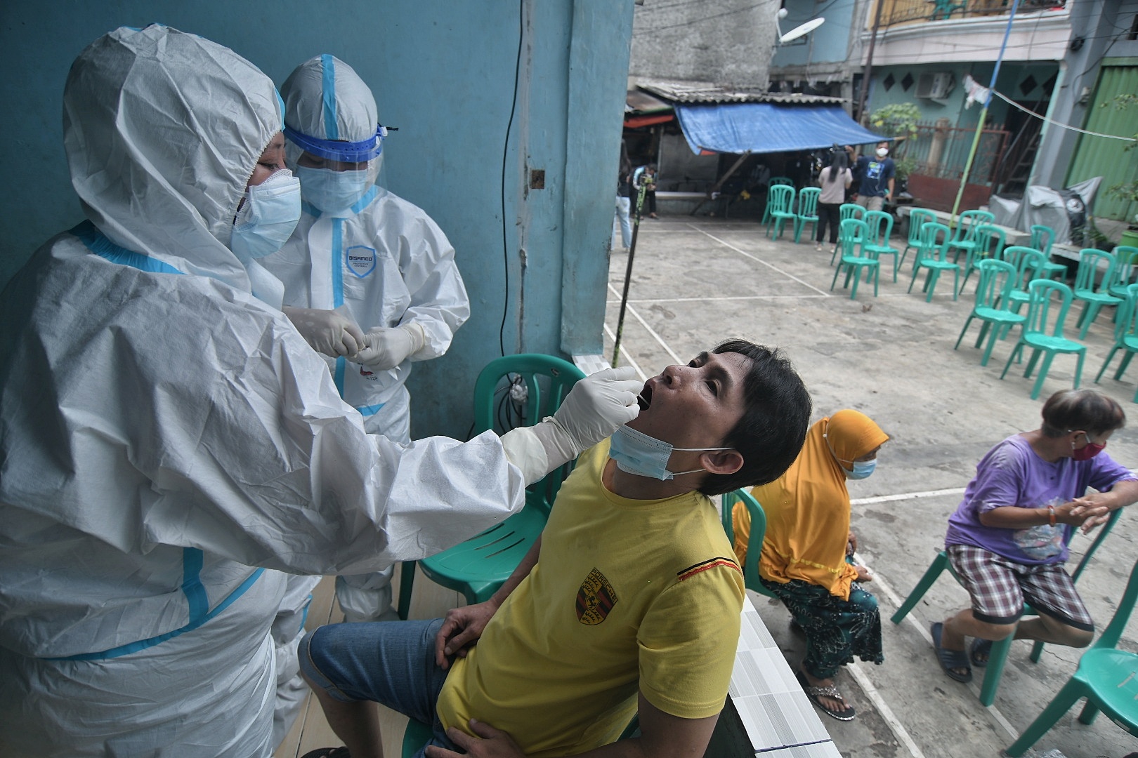 Tes Usap Massal Warga Krukut