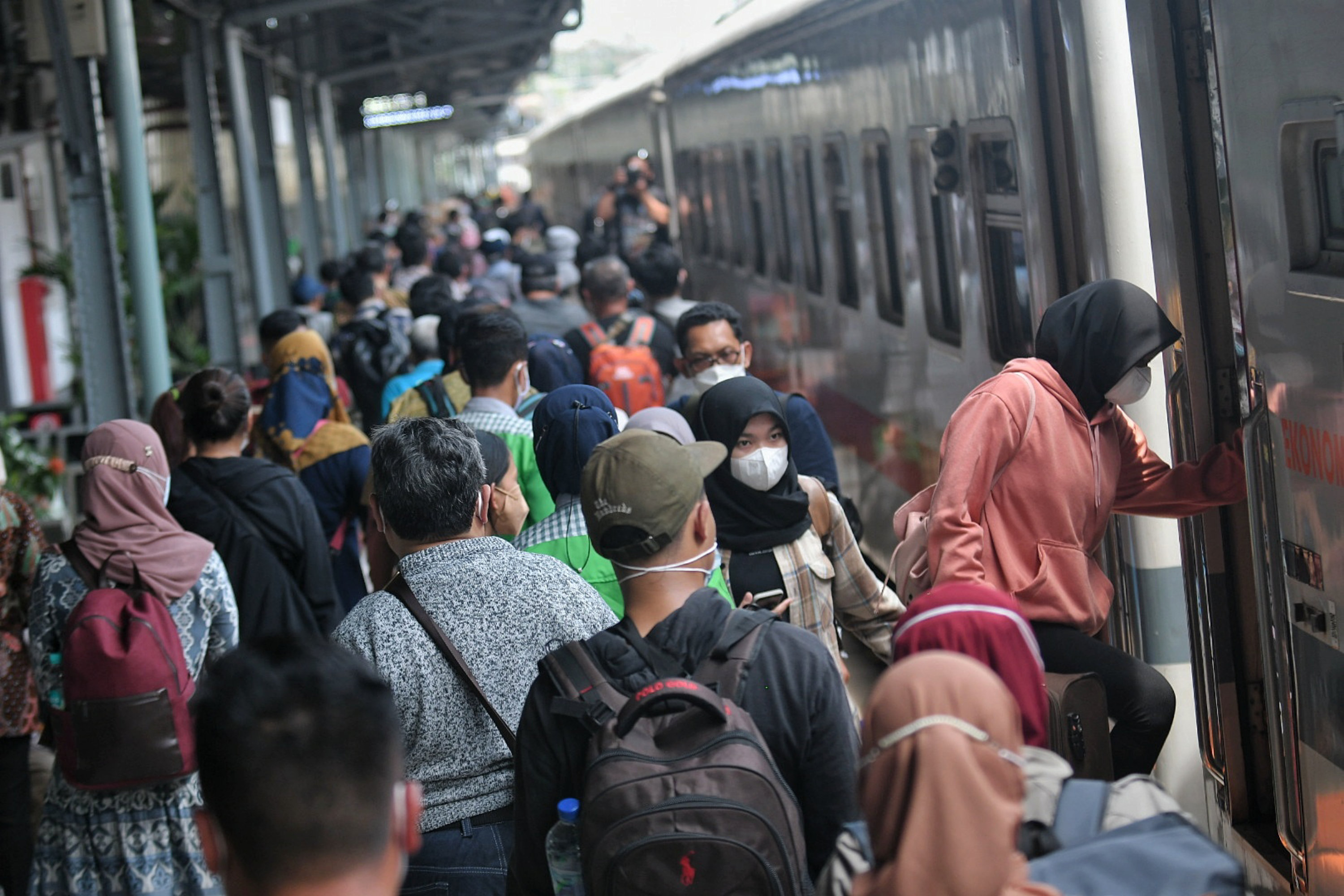 Penumpang Kereta Api Meningkat Jelang Libur Imlek