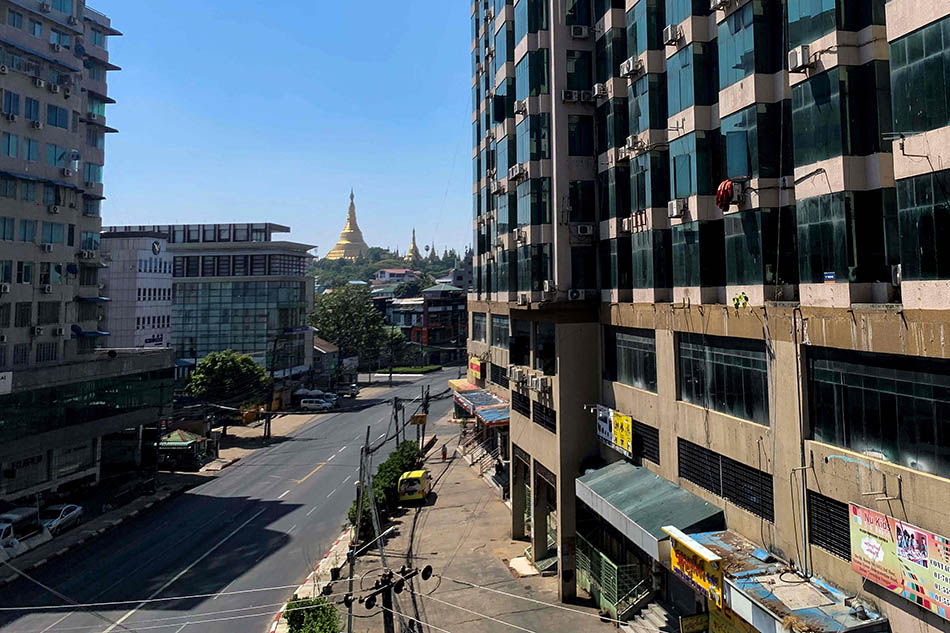 Jalan Jalan Kosong, Warga Myanmar Peringati Setahun Kudeta Myanmar