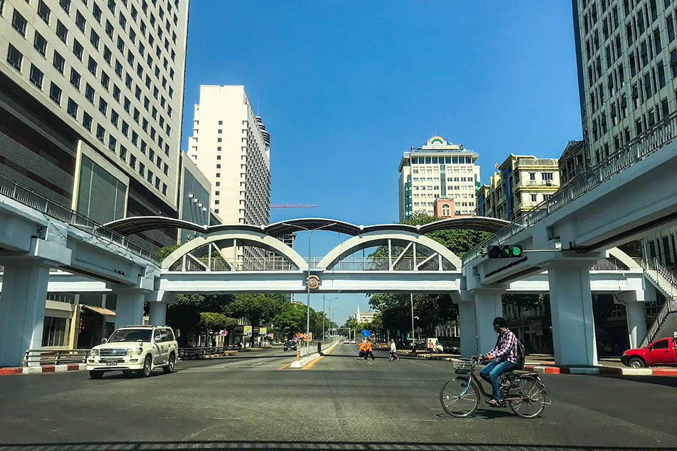 Jalan Jalan Kosong, Warga Myanmar Peringati Setahun Kudeta Myanmar