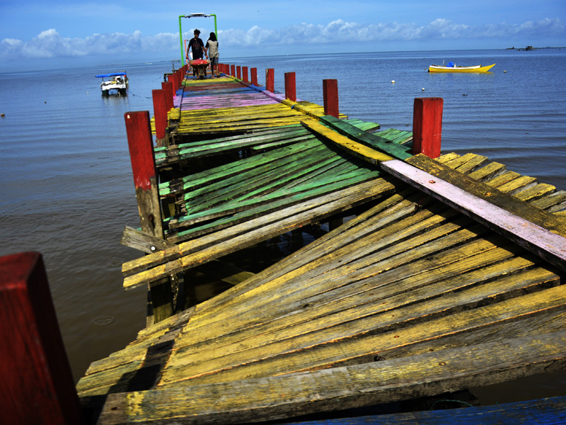 Jembatan Desa Nelayan Rusak