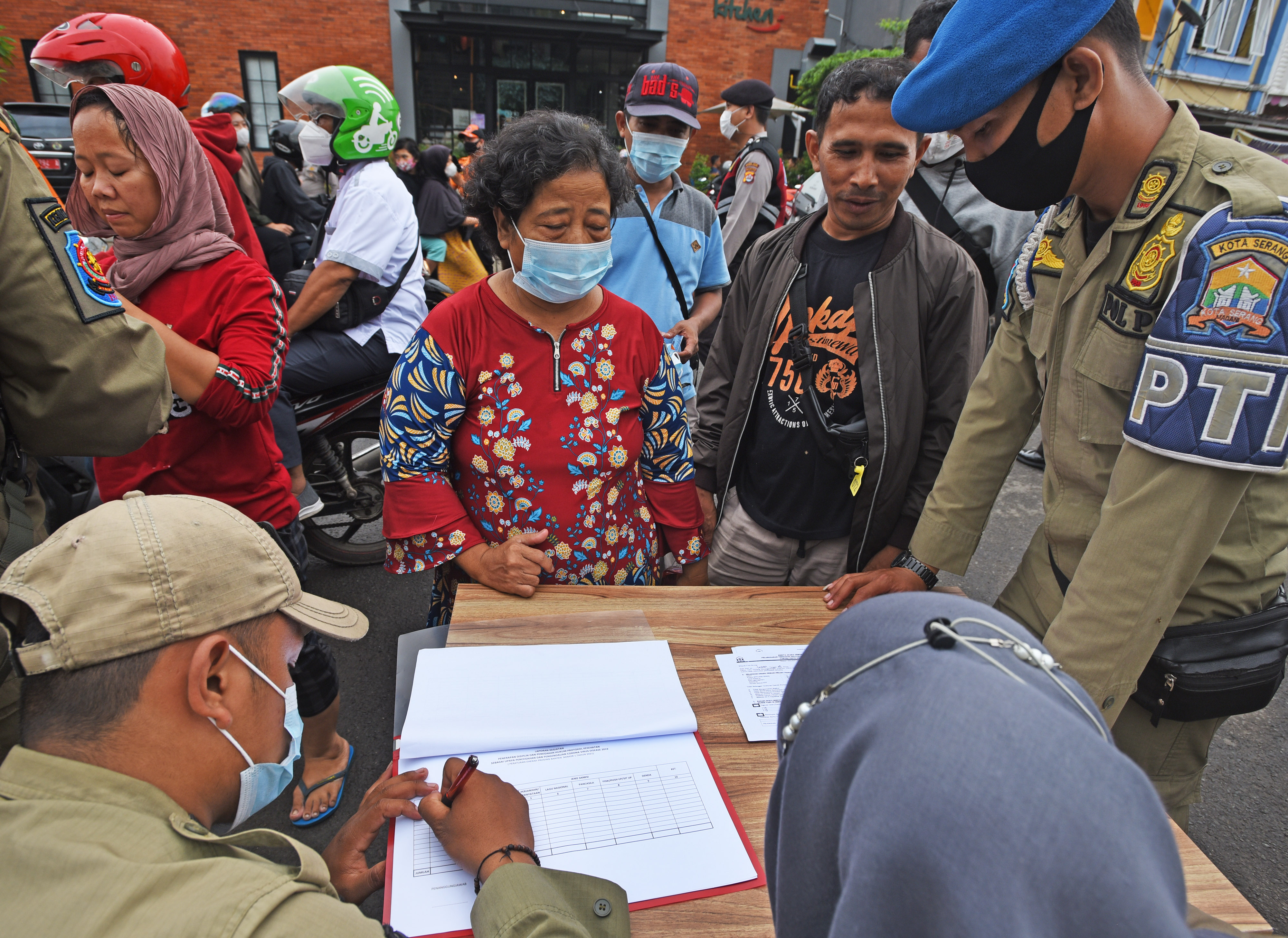 Operasi Yustisi Disiplin Prokes di Banten