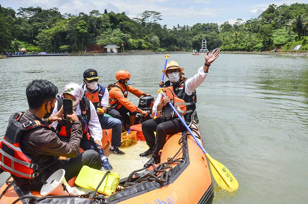Gubernur Jawa Barat Ridwan Kamil Resmikan Situs Wisata Situ Wangi