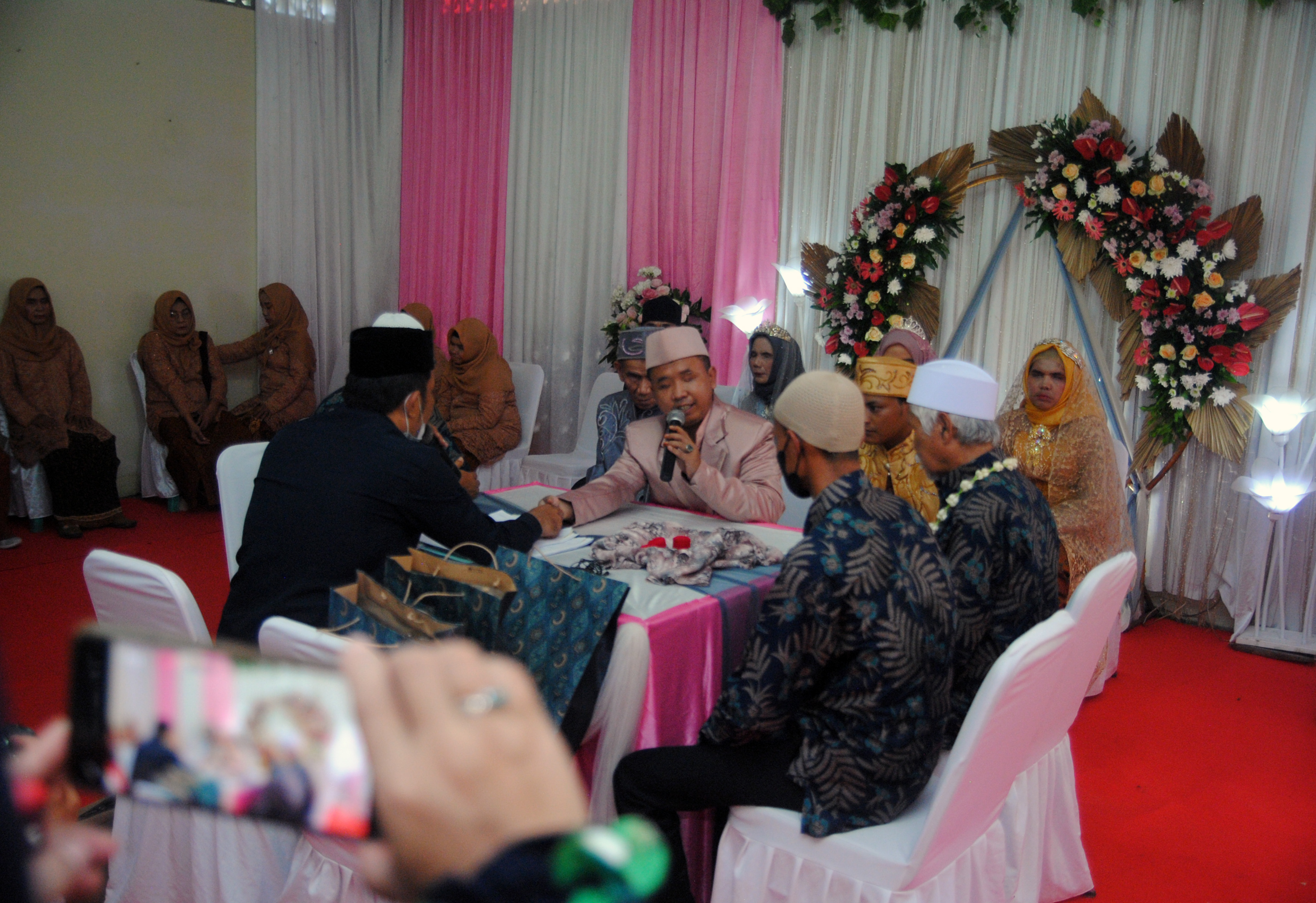 Pernikahan Massal Gratis Pasangan Tuna Netra