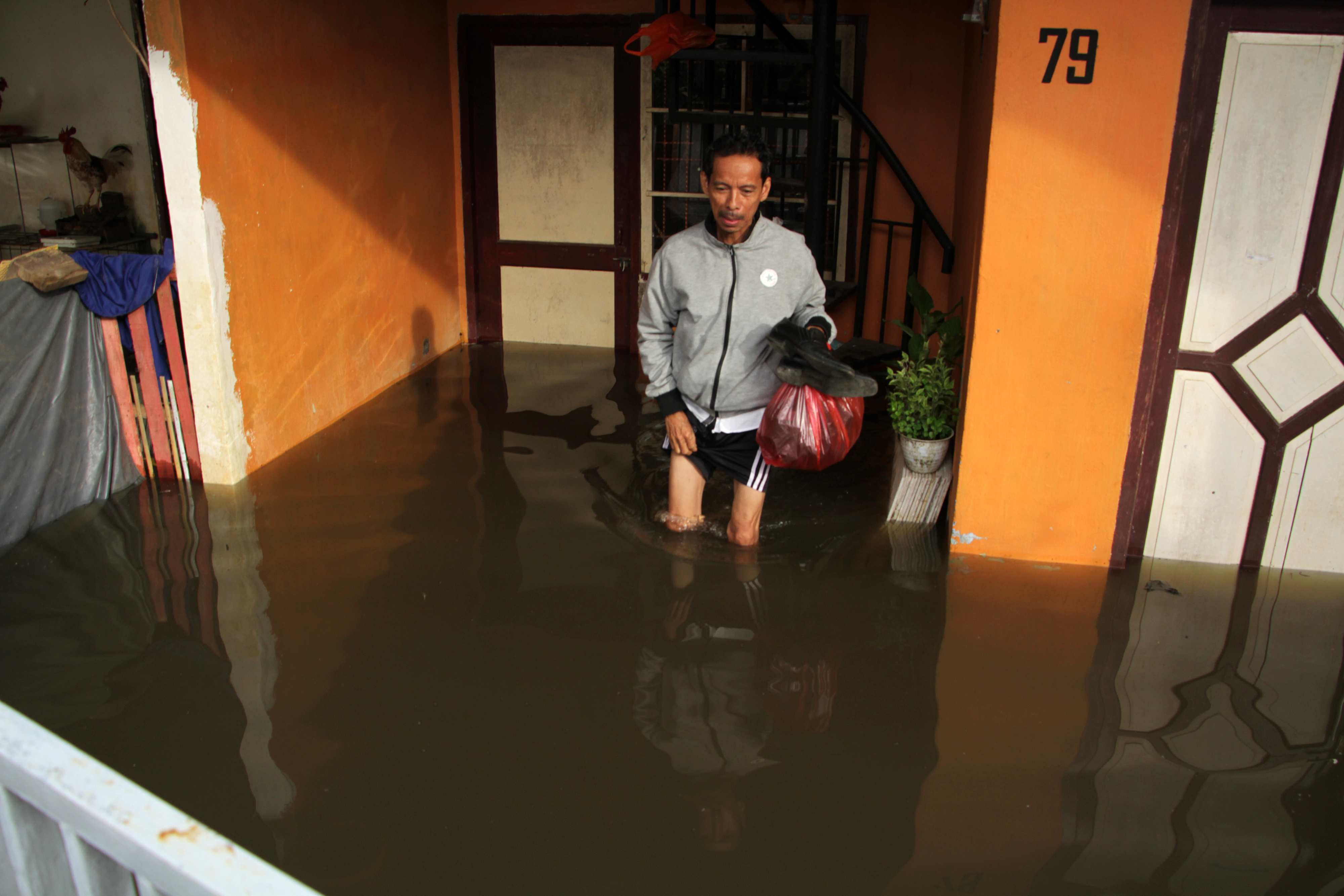 Banjir Rendam Rumah Warga di Makassar