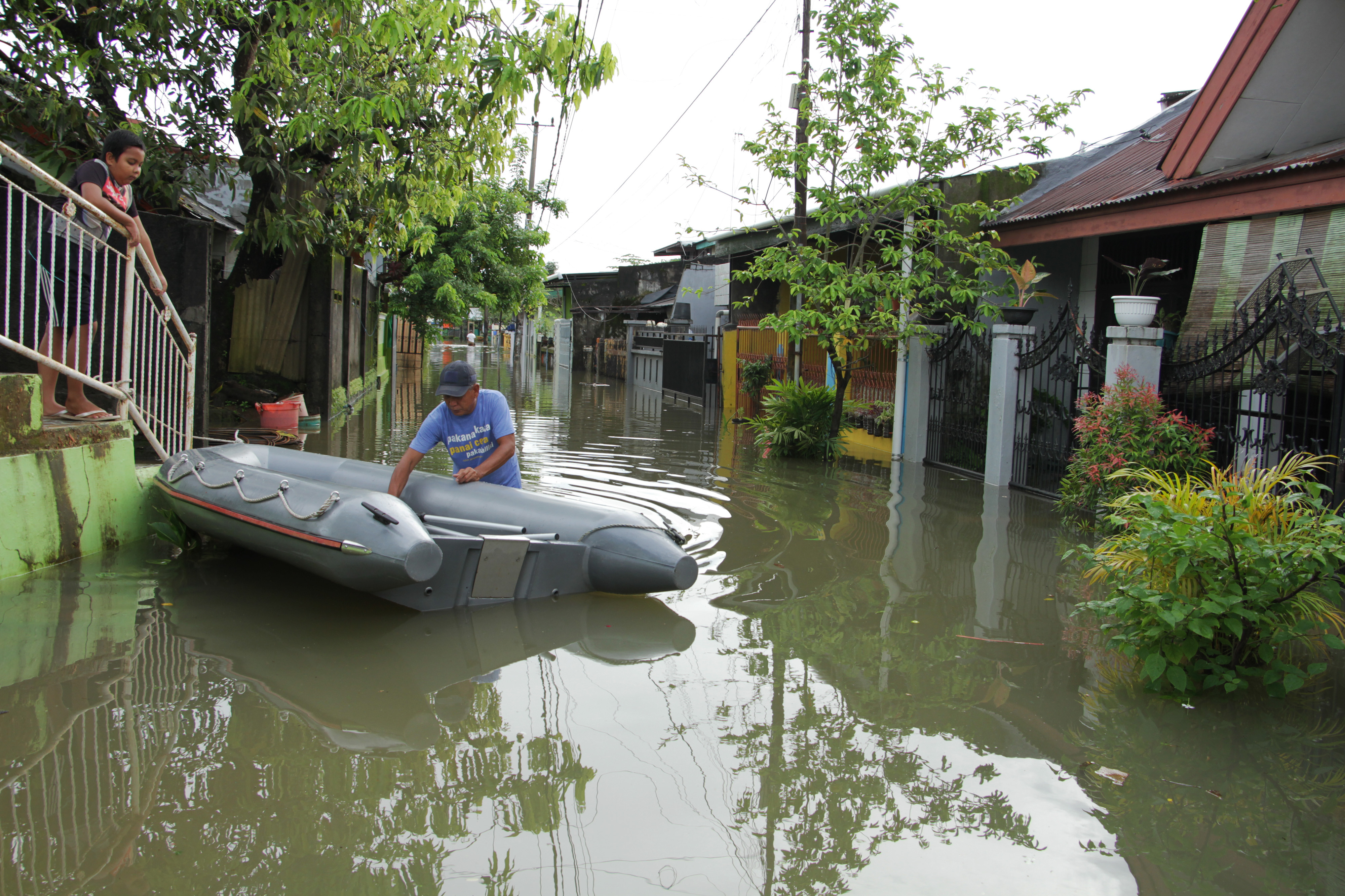 Banjir Rendam Rumah Warga di Makassar