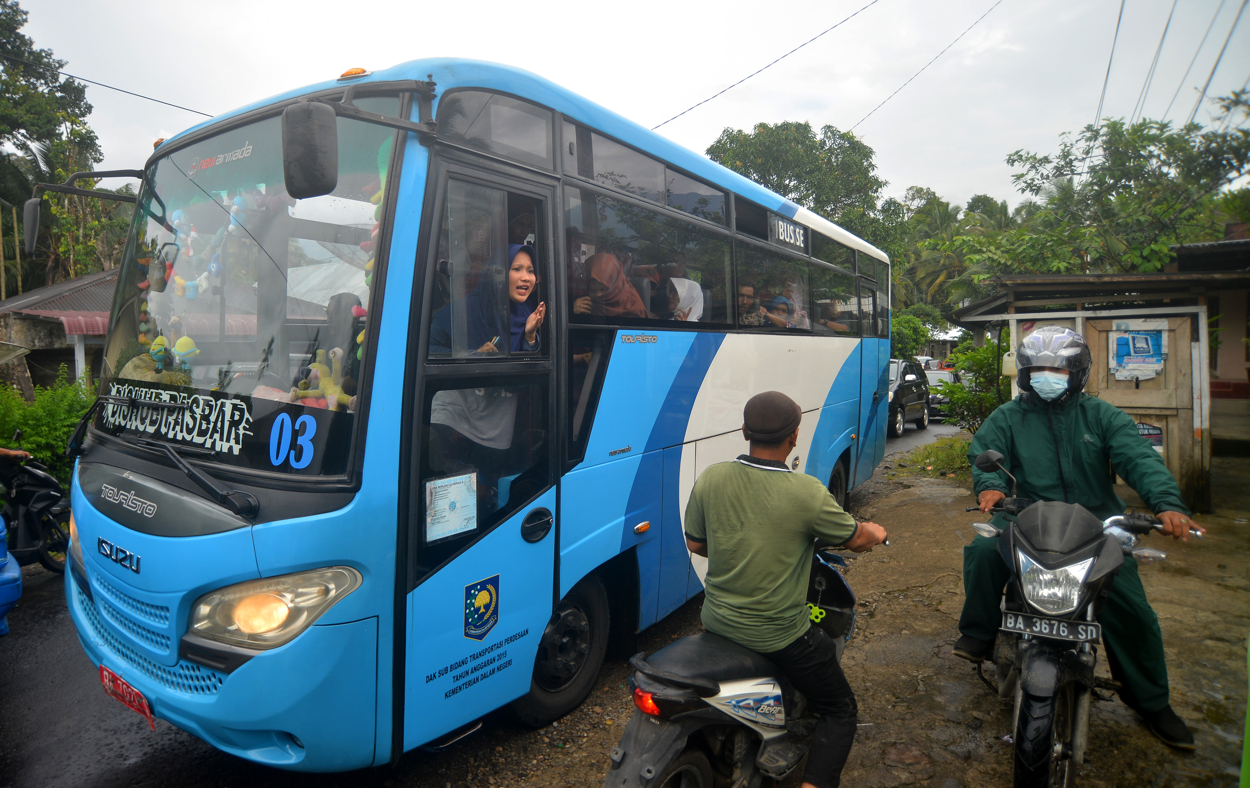 Warga Mengungsi Pascagempa di Pasaman Barat