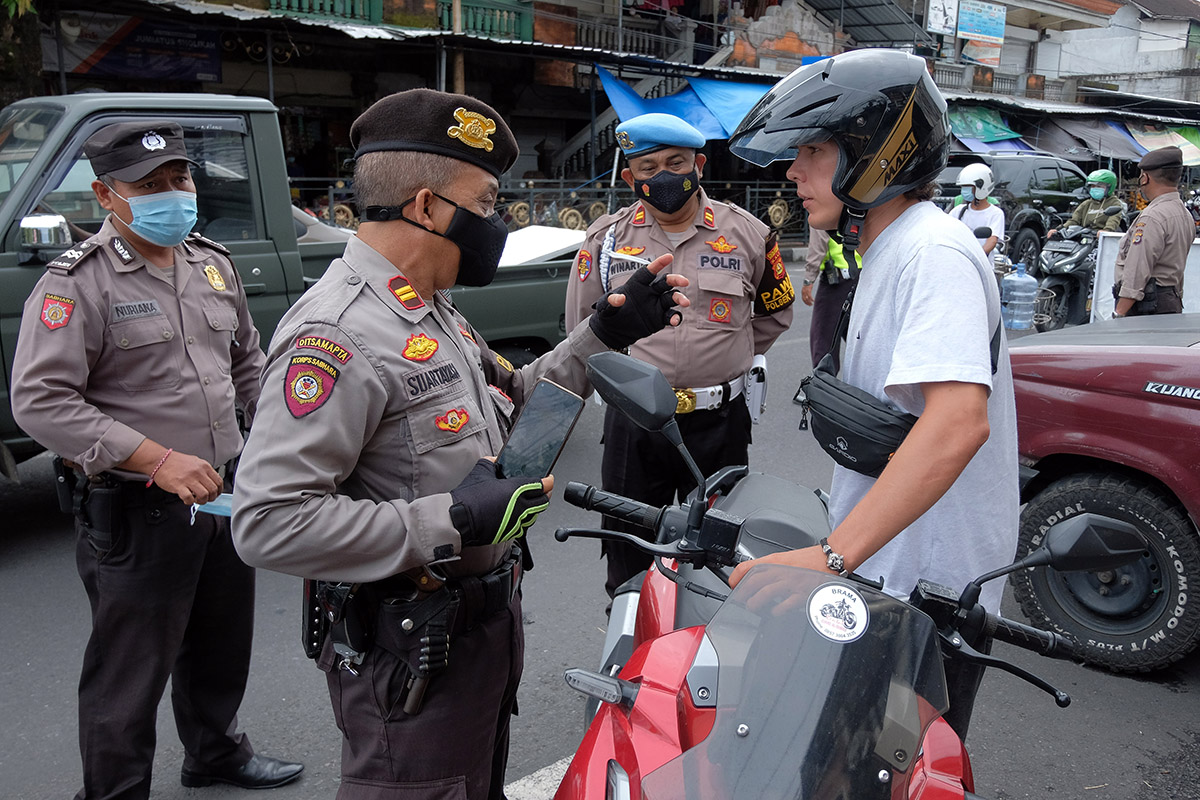 Razia Masker di Bali