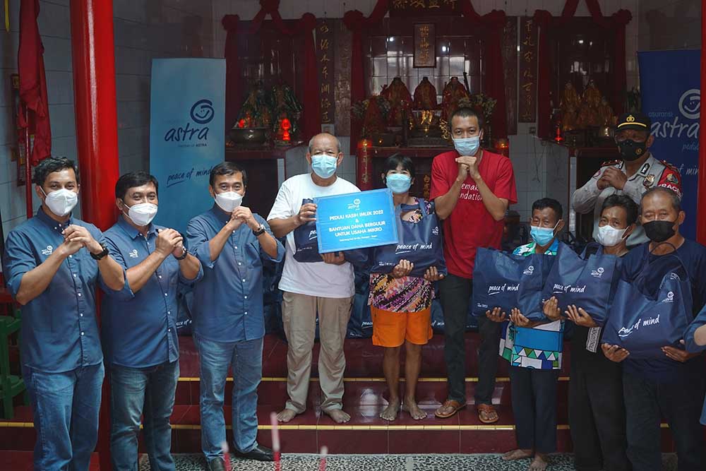 Bantuan Sembako Dari Astra Kepada Masyarakat Kurang Mampu