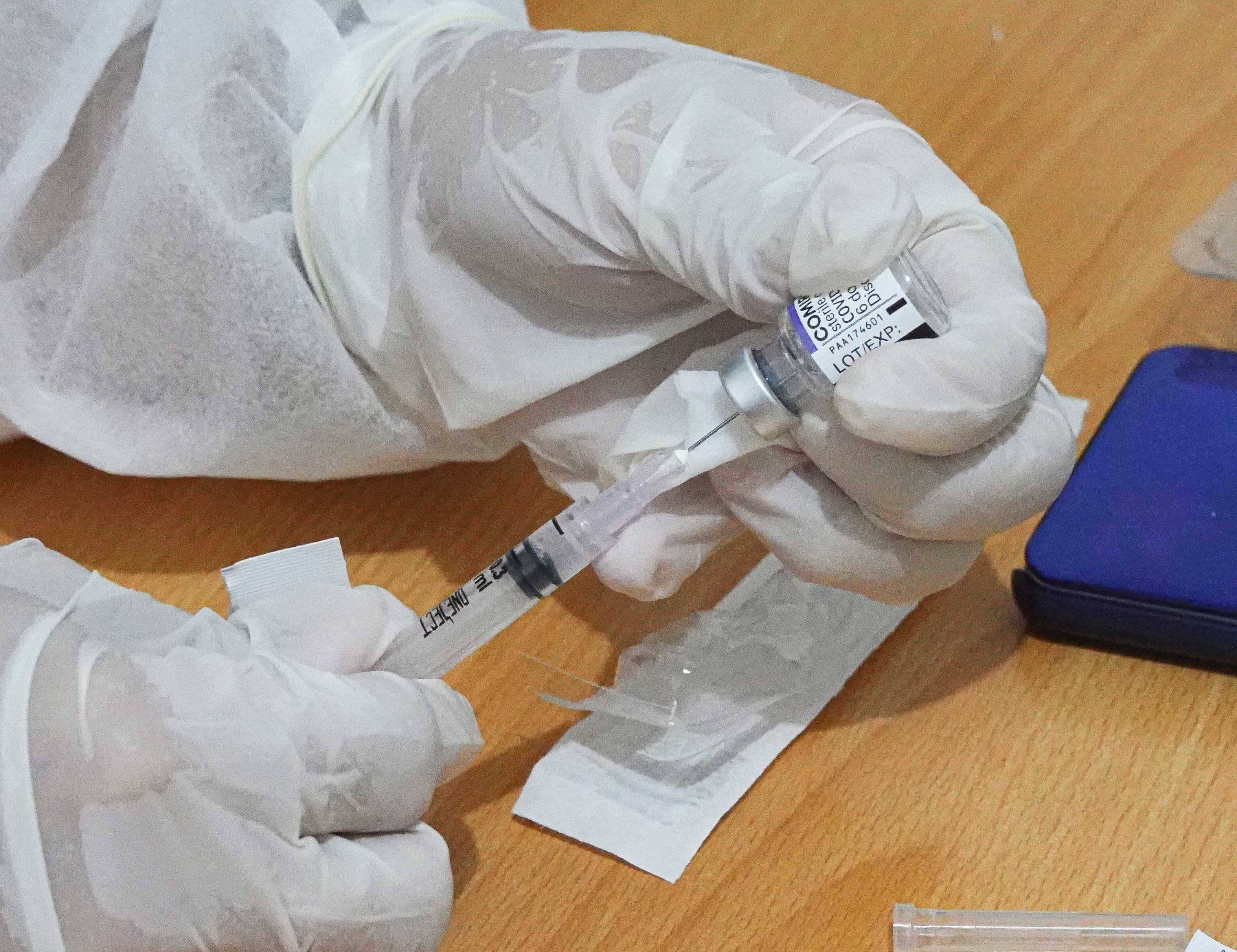 Sentra Vaksinasi NasDem Peduli