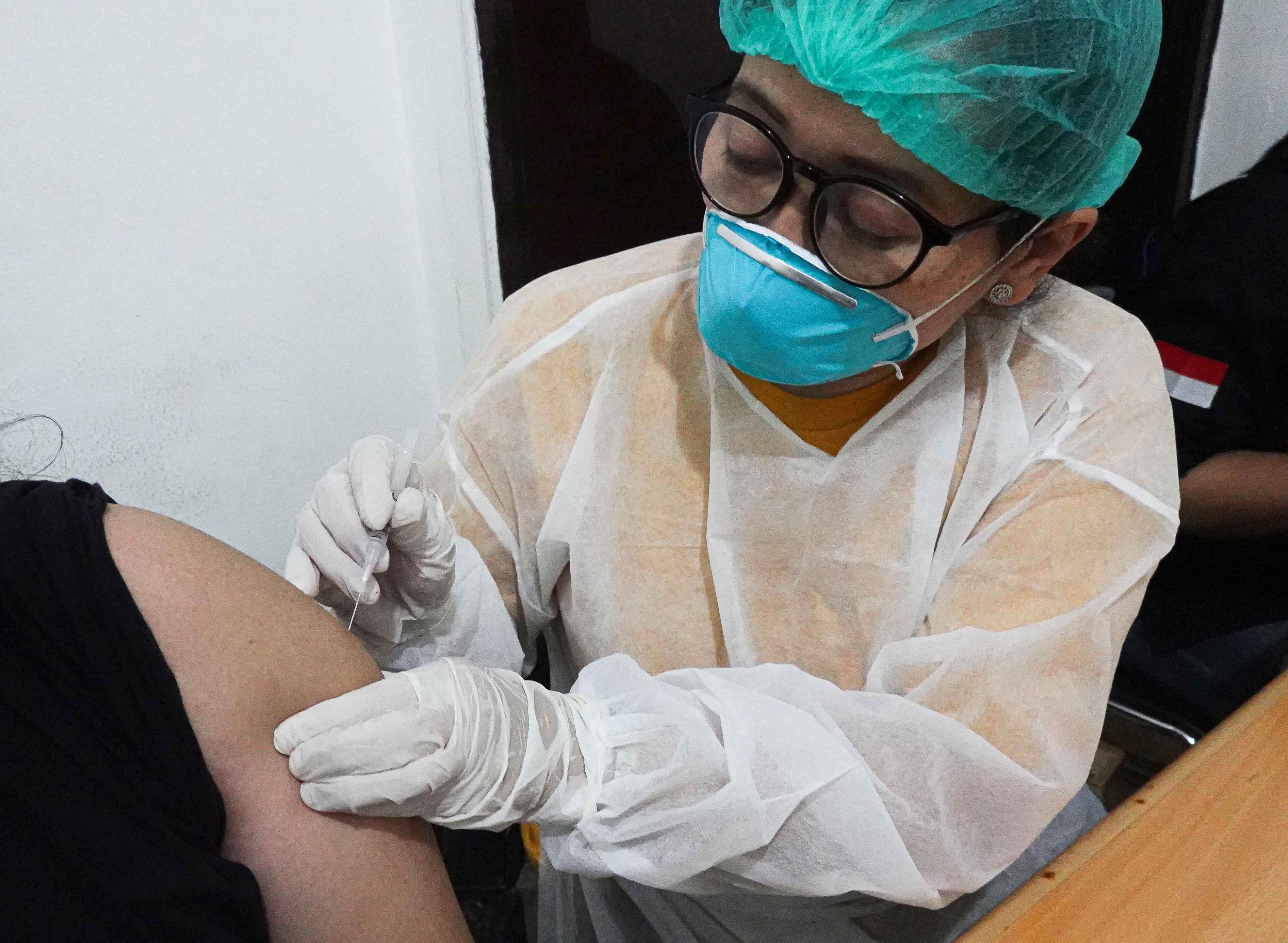 Sentra Vaksinasi NasDem Peduli