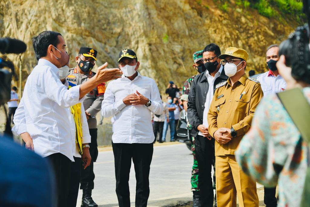 Jokowi Resmikan Jalan Bypass Balige di Kabupaten Toba
