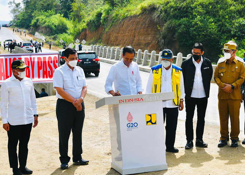 Jokowi Resmikan Jalan Bypass Balige di Kabupaten Toba