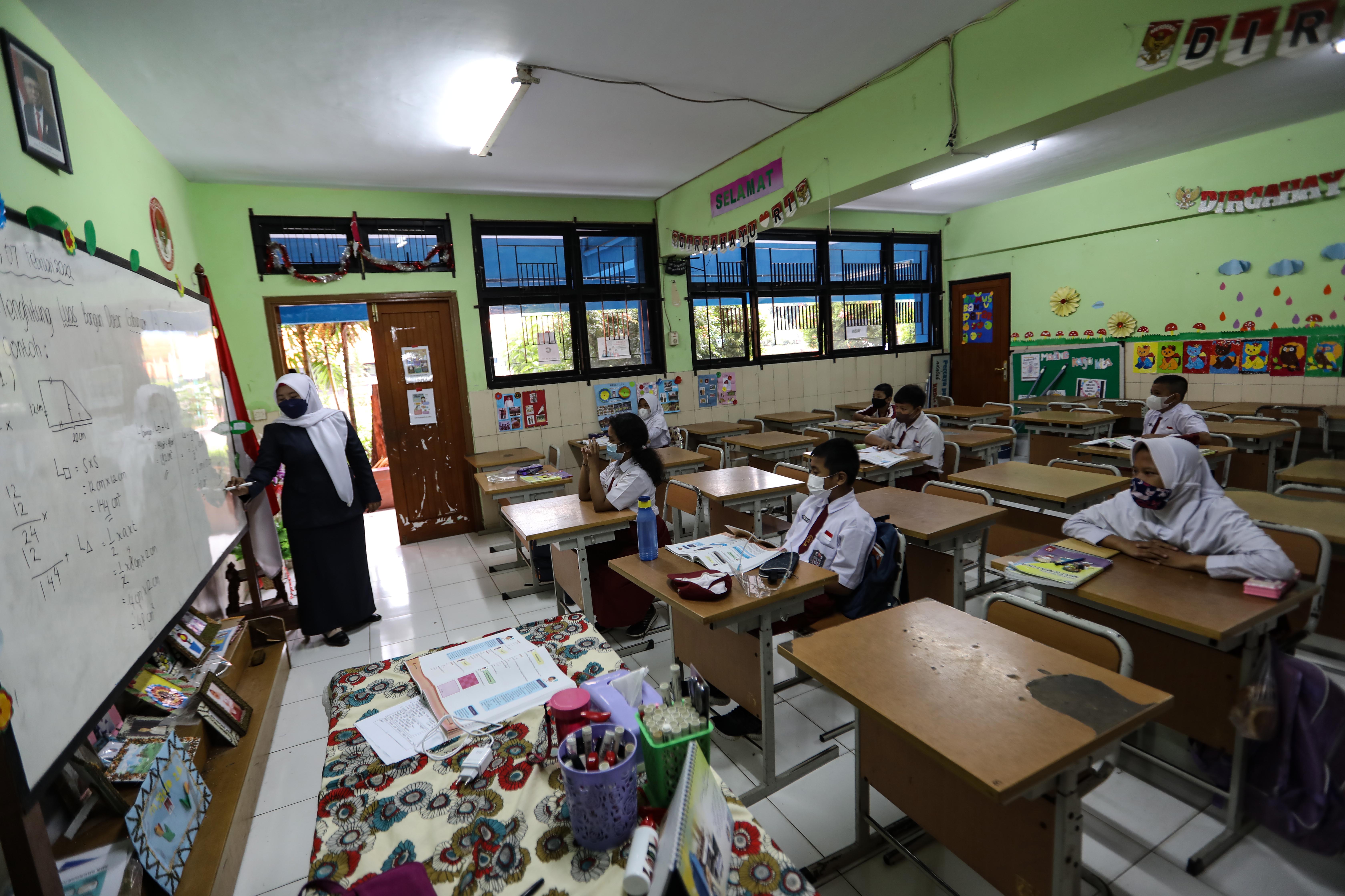 Jakarta Kembali PTM 50 Persen