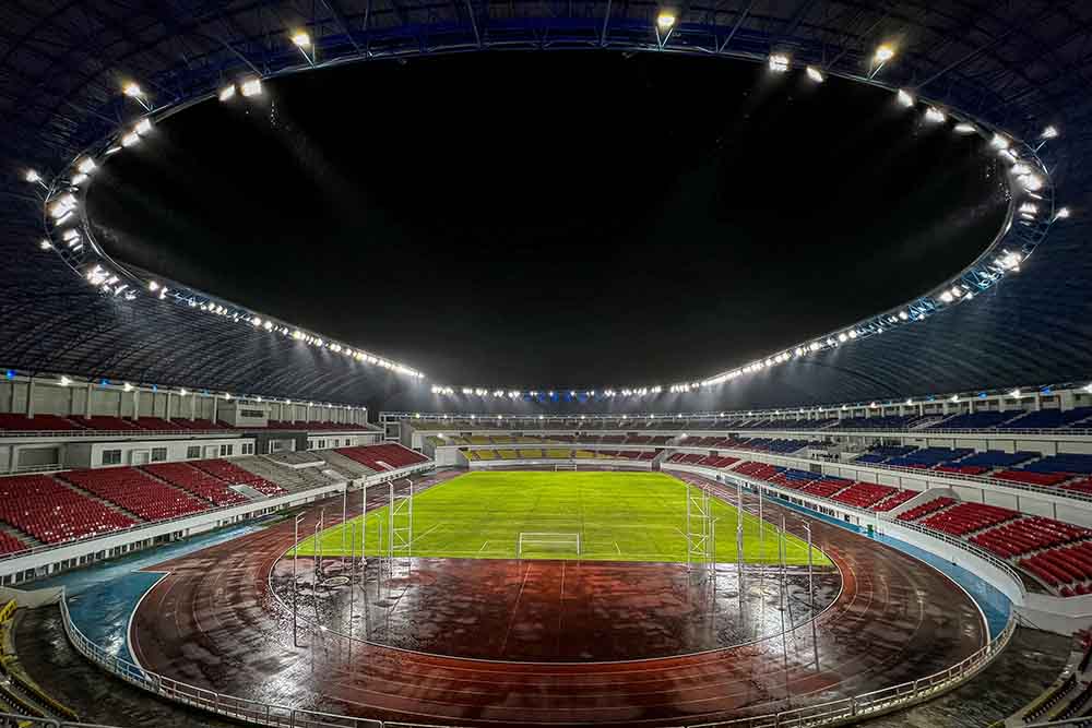 Uji Coba Pencahayaan Stadion Jatidiri Semarang
