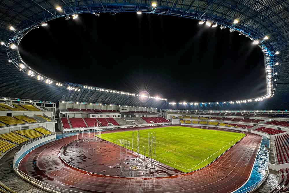 Uji Coba Pencahayaan Stadion Jatidiri Semarang