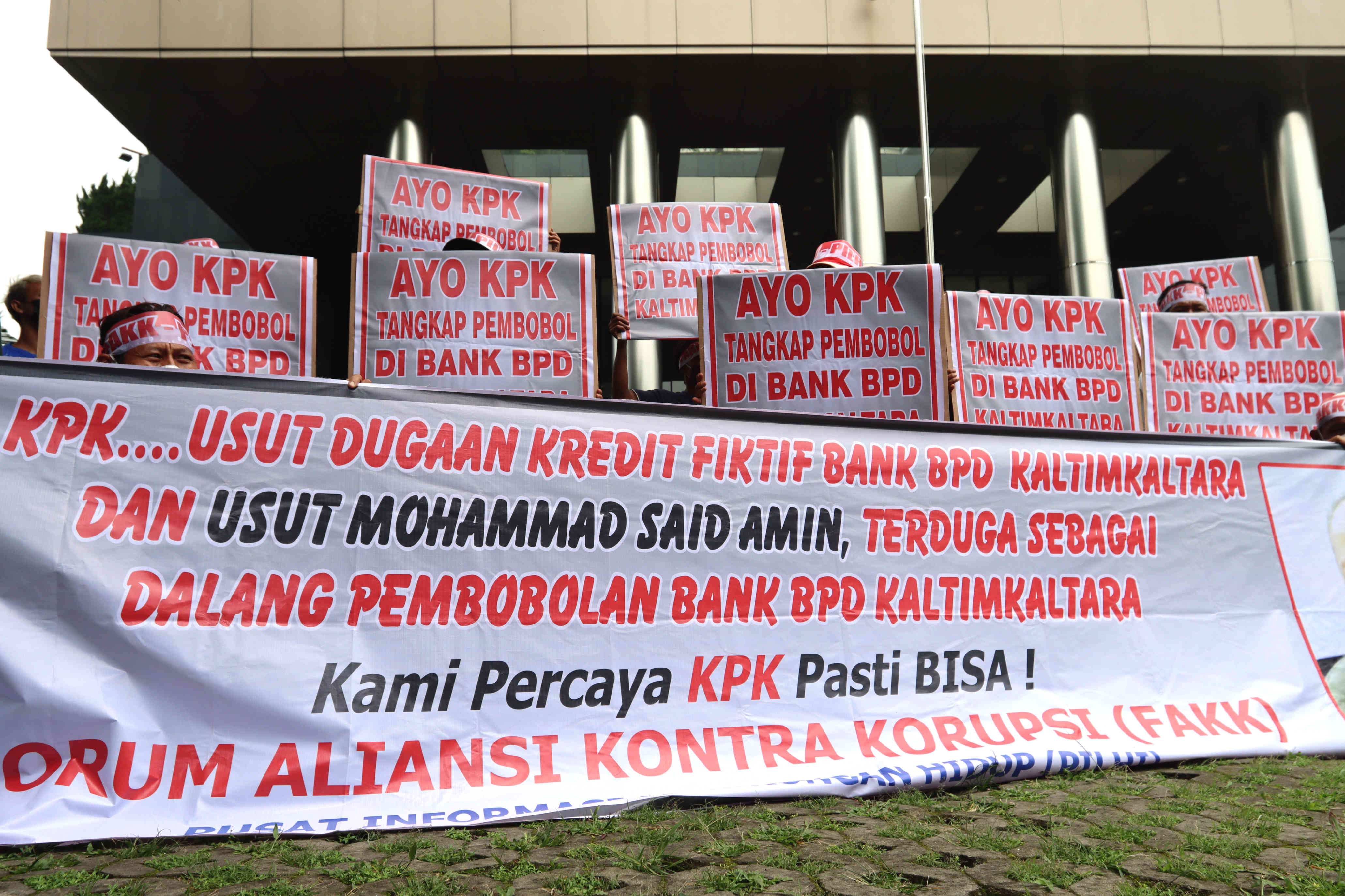 Aksi Desak KPK Usut Pembobol Bank Kaltimkaltara