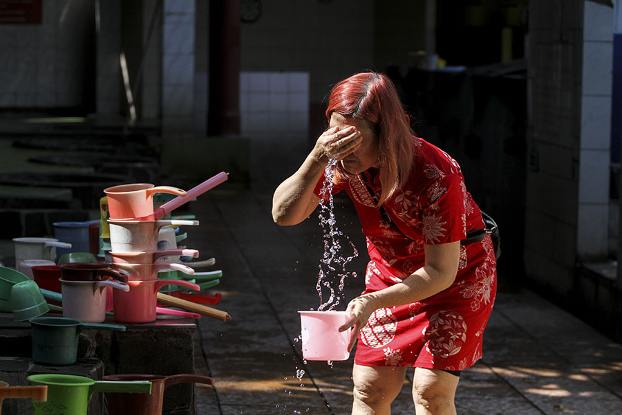 Mencari Berkah dengan Tradisi Mandi di Tujuh Sumur saat Perayaan Imlek 2573