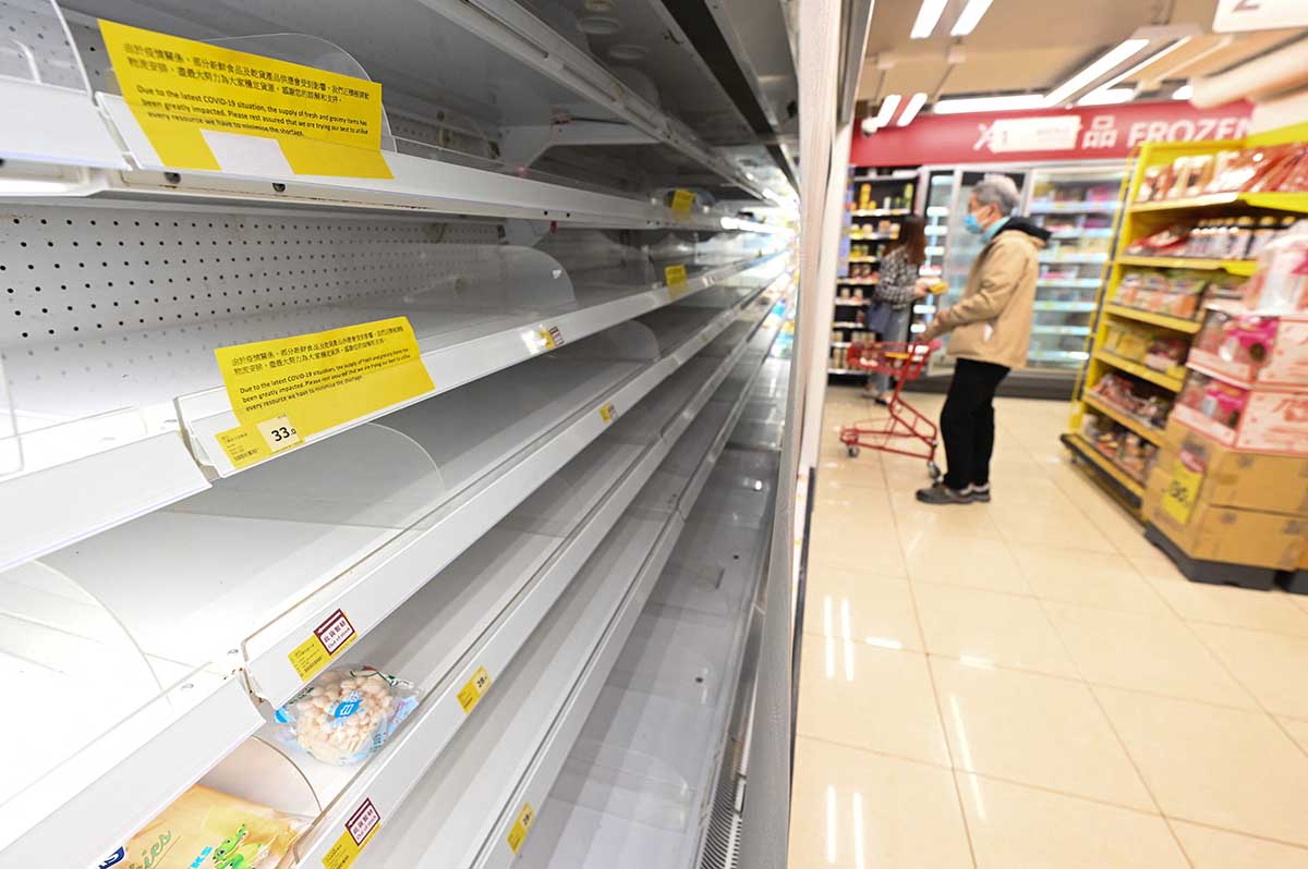 Terancam Lockdown, Hong Kong Hadapi Panic Buying