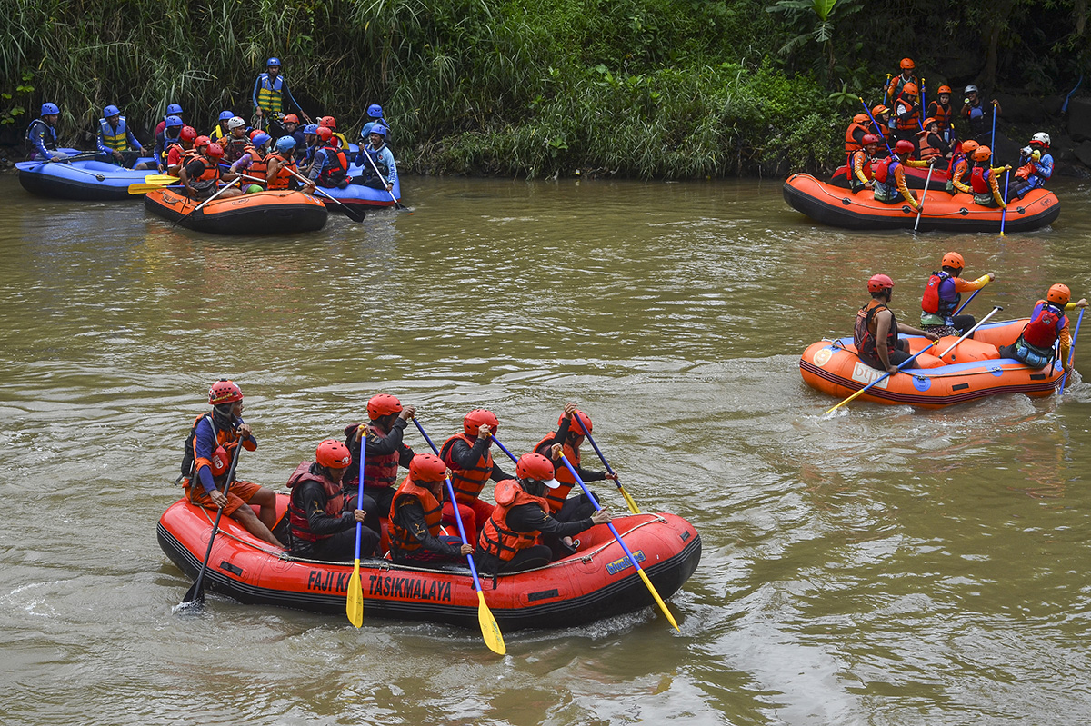 Wisata Arung Jeram di Sungai Citanduy