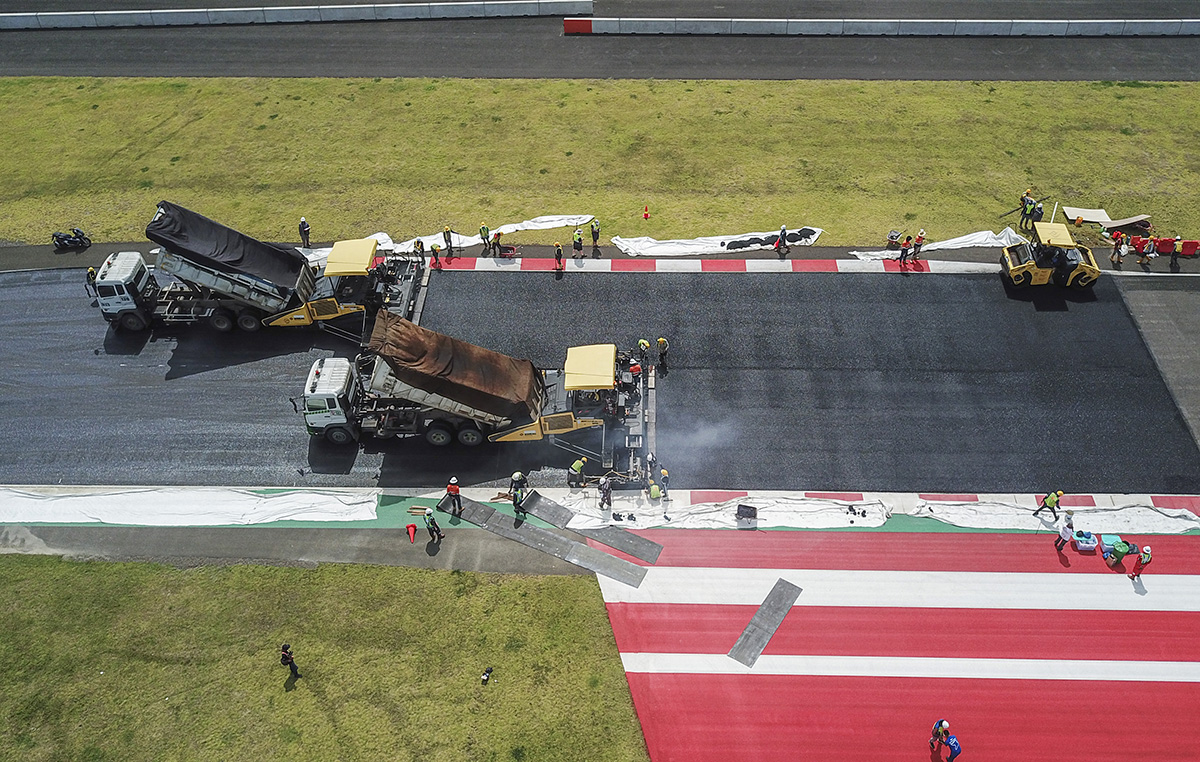 Pengaspalan Ulang Lintasan Mandalika International Circuit
