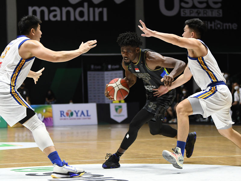 Satria Muda Kalahkan West Bandits