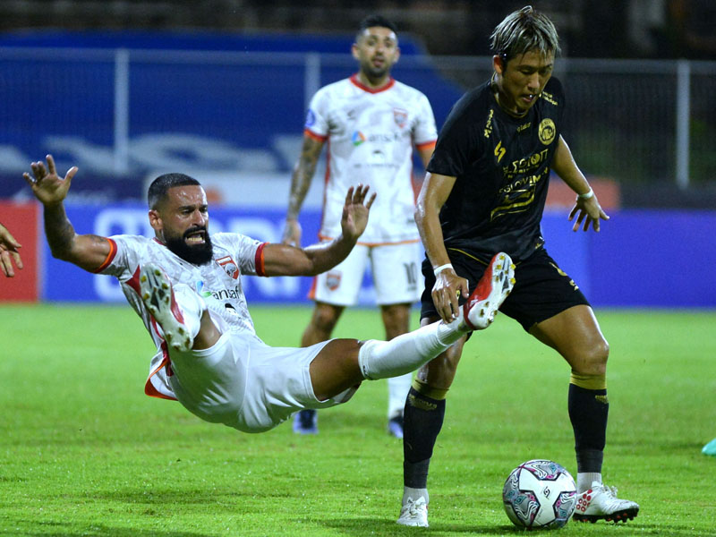 Arema Bermain Imbang Dengan Borneo FC