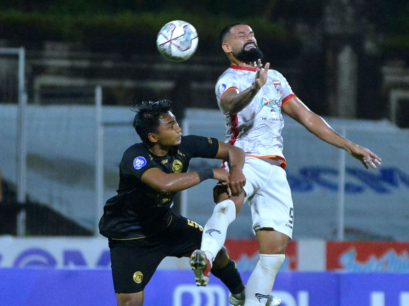 Arema Bermain Imbang Dengan Borneo FC