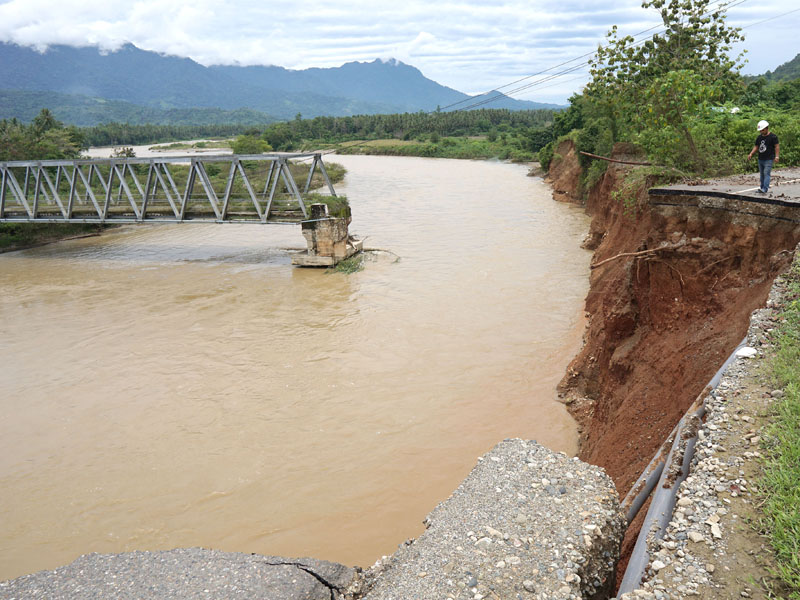 Jalan Dan Jembatan Amblas Di Bone Bolango