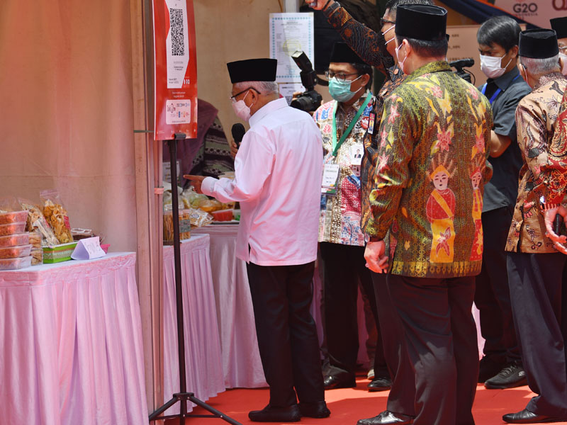 OJK Dukung Pengembangan Badan Wakaf Mikro