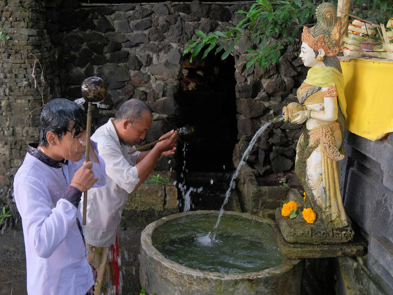 Tradisi Banyu Pinaruh