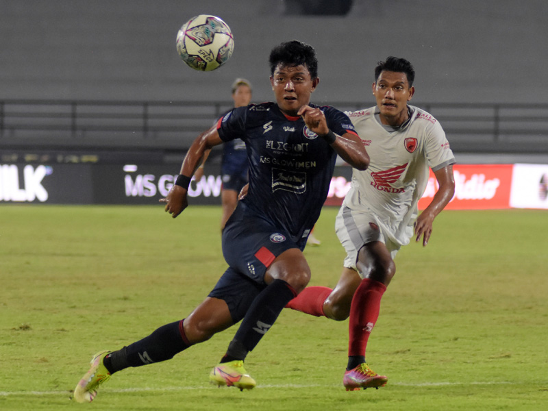Arema Menang Tipis Atas PSM