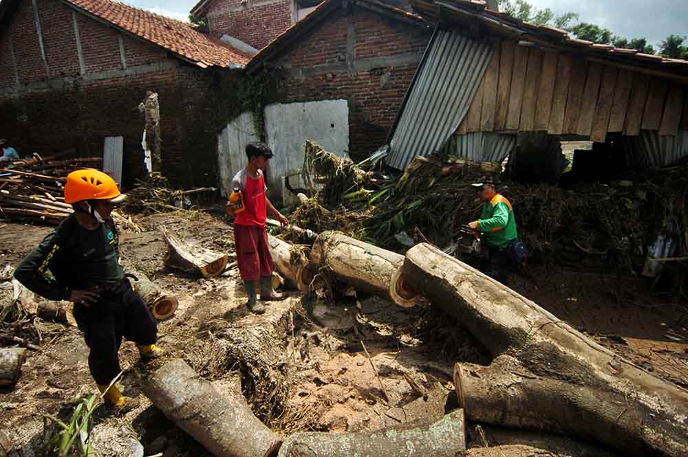 Dampak Banjir Bandang di Brebes